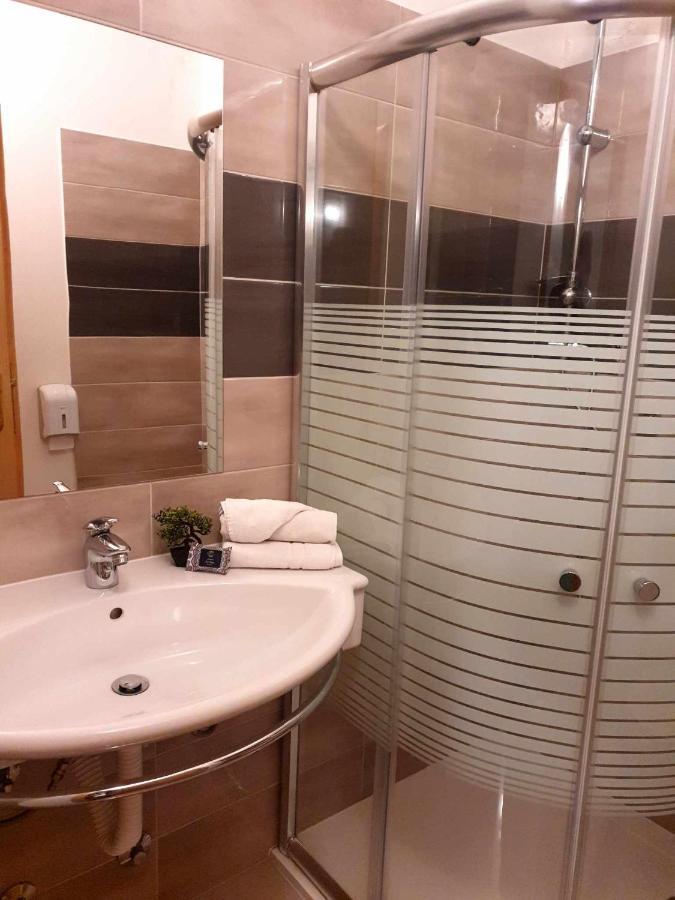 Hotel Lohovo Bihać 외부 사진