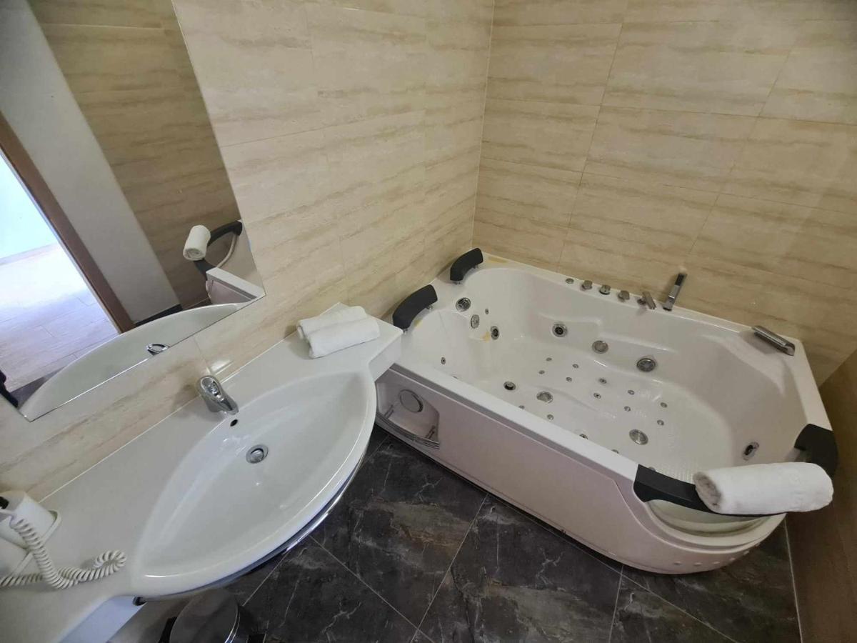 Hotel Lohovo Bihać 외부 사진